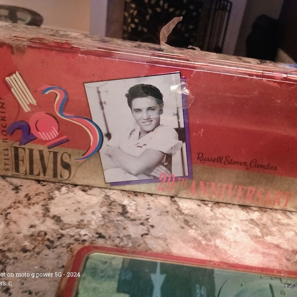 Elvis Presley Collectible Tin Set.Elvis collectibles Un opened chocolates - Picture 5 of 6